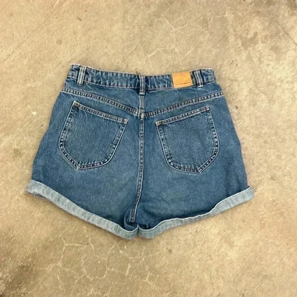 Zara  shorts - Picture 2 of 3